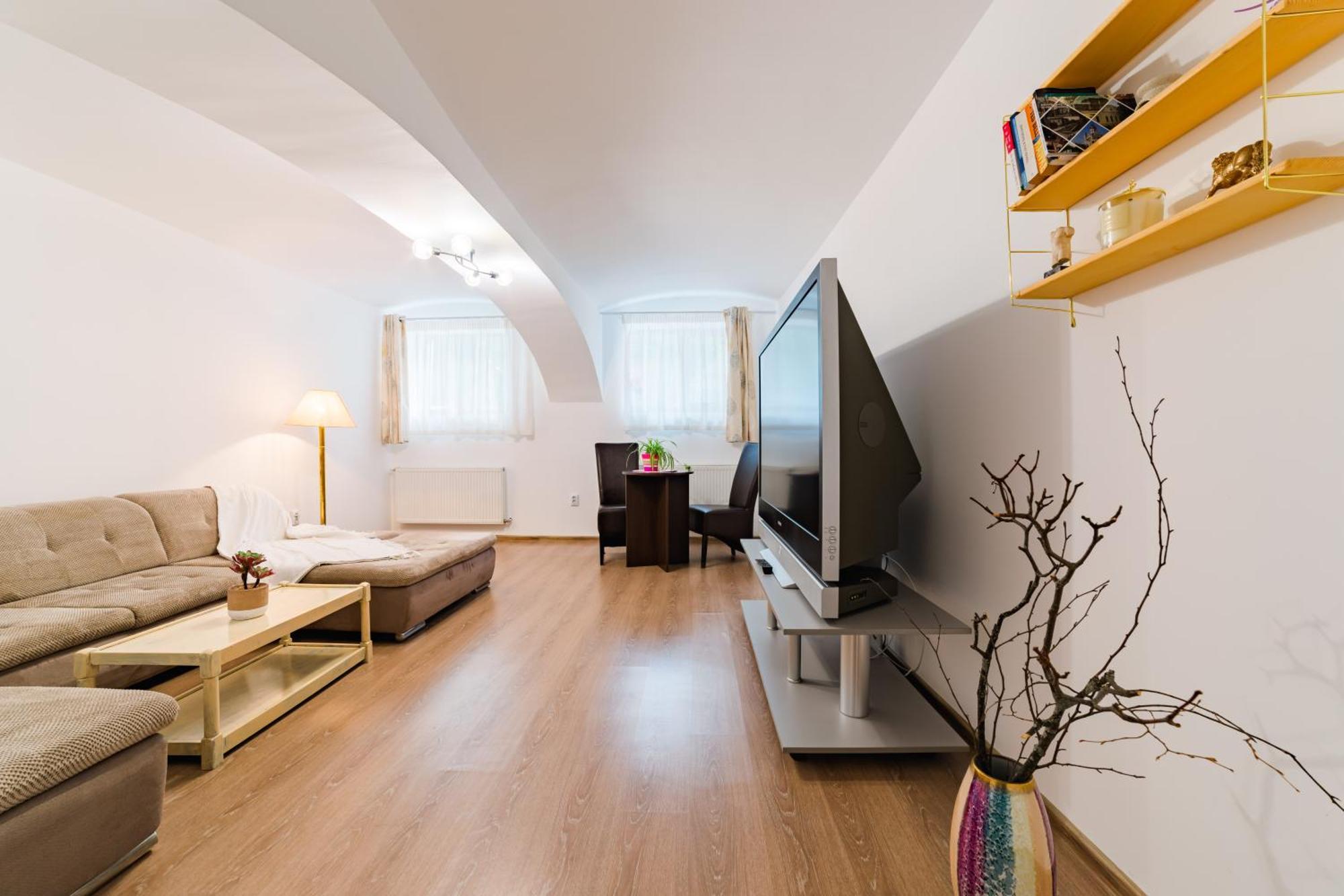 Sabin Apartments Private Parking Брашов Екстер'єр фото